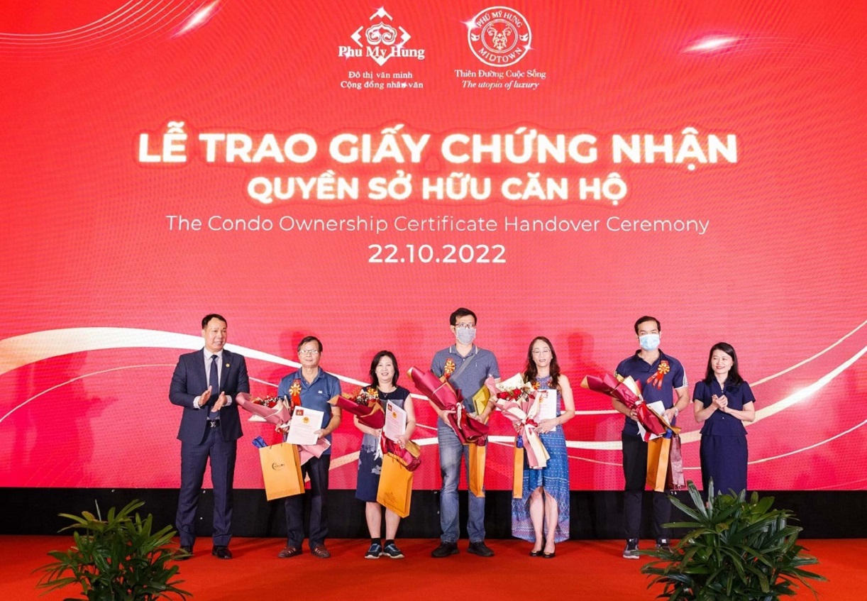 chu dau tu triton crown Phu my hung